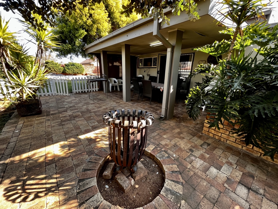 4 Bedroom Property for Sale in Baillie Park North West